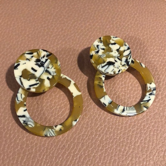 Colorful Earing - Picture 1 of 2